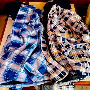 North face hooded shirt jackets blue or the black one